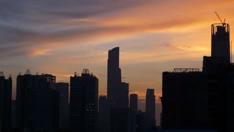 puesta-de-sol-cielo-ciudad-de-guangzhou-céntrico-tráfico-panorama-4k-china