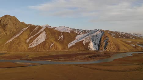 Snow-Mountain,-Duku-Highway,-Xinjiang,-China