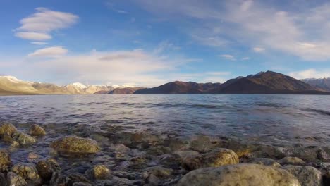 Lago-Pangong-de-belleza-en-otoño,-Leh-Ladakh,-India