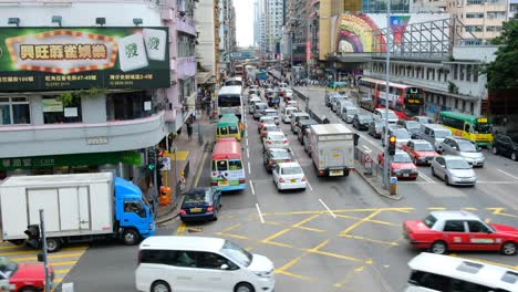 Intenso-tráfico-en-el-distrito-de-Mongkok,-en-Hong-Kong