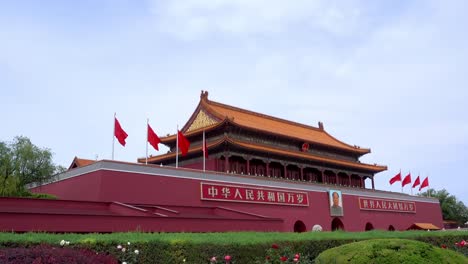 Tiananmen-building-is-a-symbol-of-the-People's-Republic-of-China