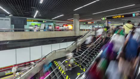 China-shanghai-ciudad-metro-atestado-escalera-escalera-panorama-4k-lapso-de-tiempo