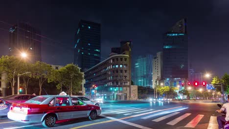 China-Shangai-panorama-de-cruce-calle-carretera-ciudad-noche-tráfico-4k-lapso-de-tiempo