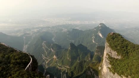 Tianmen-Mountains-in-Zhangjiajie