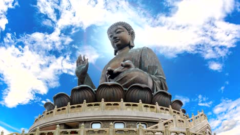 El-Tian-Tan-Buddha-famoso-Gran-Buda-estatua-histórica-viajes-lugares-de-Ngong-Ping,-Hong-Kong