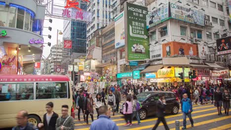 People-time-lapse-in-HK-downtown-road