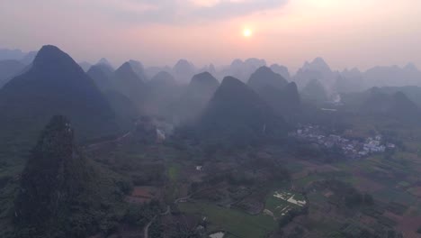 Aerial-Landschaft-in-Guilin