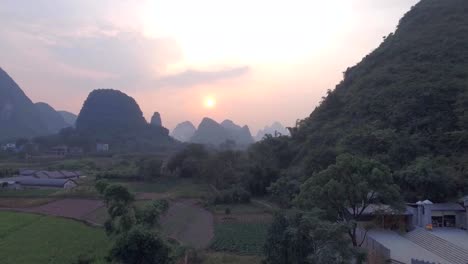 Yaungshuo-County-bei-Sonnenuntergang