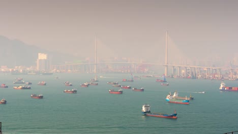 famoso-puente-de-China-día-hong-kong-ciudad-Bahía-barcos-parking-panorama-4k-lapso-de-tiempo