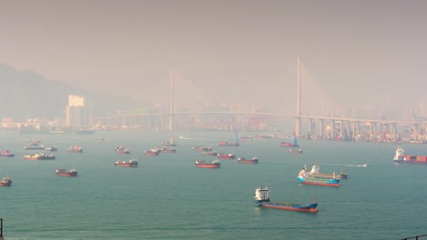 China-Tag-Hong-Kong-Stadt-Bucht-berühmte-Brücke-Schiffe-Parken-Panorama-4k-Zeitraffer