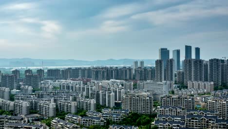 Lapso-de-tiempo-del-paisaje-urbano-en-la-ciudad-de-nanjing,-china,-día-nublado