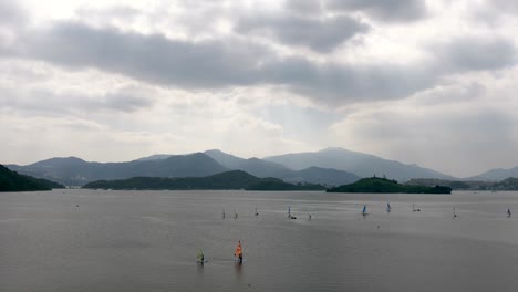 Lapso-de-tiempo-del-paisaje-en-Hong-Kong-Tai-Mei-Tuk-de-presa-por-4k-video