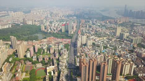 China-día-soleado-famoso-guangzhou-paisaje-aéreo-alta-mosca-panorama-4k