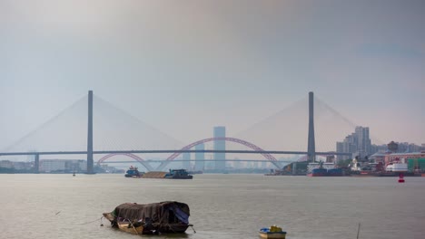 regnerischen-Tag-Guangzhou-Pearl-River-traffic-Panorama-4k-Zeitraffer-china