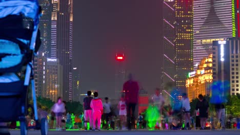 Nacht-Guangzhou-Stadt-Innenstadt-drängten-sich-Platz-4k-Zeitraffer-china