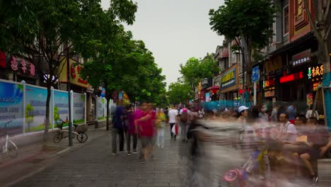 Wuhan-Stadt-berühmten-Fußgängerzone-zu-Fuß-Straße-Tag-Zeit-Panorama-4-k-Zeit-hinfällig,-china