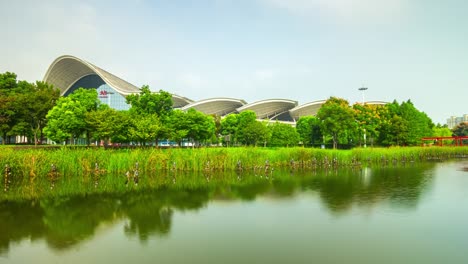 panorama-de-la-lago-día-soleado-wuhan-city-tren-estación-Parque-frontal-4-tiempo-k-caer-china