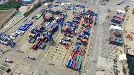 Aerial-View-Hafen-mit-Frachtcontainer,-Tianjin,-China.