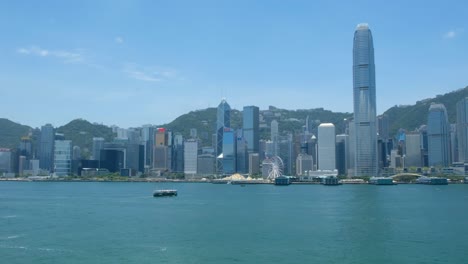 Victoria-Harbour-und-die-Skyline-von-Hong-Kong-Island