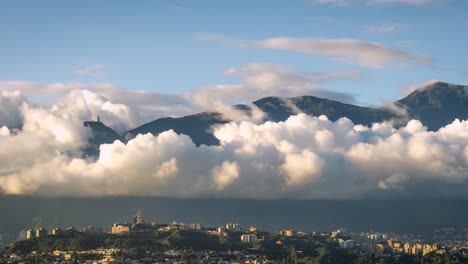 Panorámica-vista-del-distrito-este-en-Valle-de-la-ciudad-de-Caracas