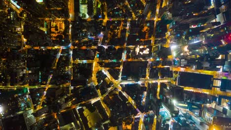 noche-iluminación-tráfico-calles-calles-aéreas-parte-superior-ve-timelapse-4k-hong-kong