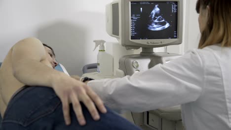 Ultrasound-of-the-heart-in-the-operating-room