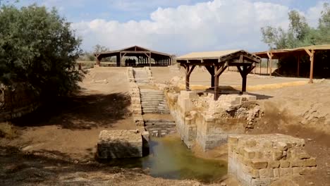 Sitio-bautismal,-donde-Jesús-fue-bautizado-por-Juan-el-Bautista