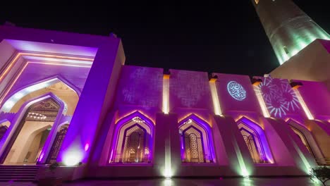 Nacht-Beleuchtung-Doha-Moschee-vorderen-Stadtpanorama-4-k-Zeit-hinfällig,-Katar