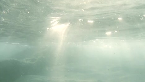 underwater-sun-ray