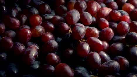 Montones-de-uvas-rojas