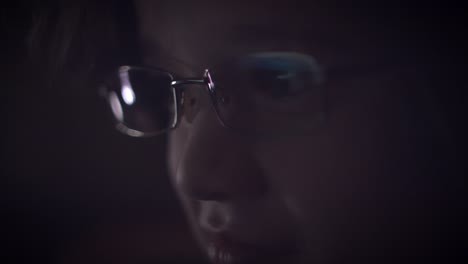 4K-Close-up-Rollercoaster-Reflection-in-Glasses-of-a-Child-Eyes