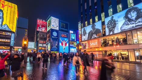 4K.-Zeitraffer-Zone-Namba-in-Osaka-an-Straßenmarkt-Namba-in-Osaka-Japan-Menschen-voll