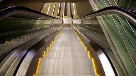 Escalators-in-the-International-Airport