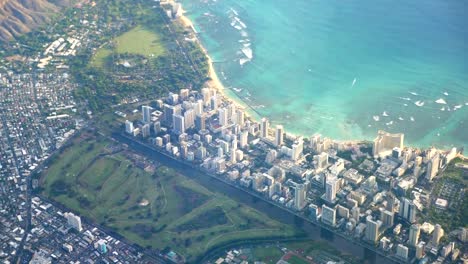 Aerial-shot-of-Honolulu-Hawaii-in-4k