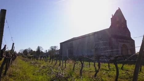 Luftbild-Kirche-Glocke-im-blauen-Himmel