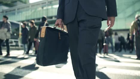 Japanese-businessman-going-to-work-in-the-morning