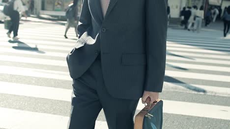 Japanese-businessman-going-to-work-in-the-morning