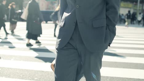 Japanese-businessman-going-to-work-in-the-morning