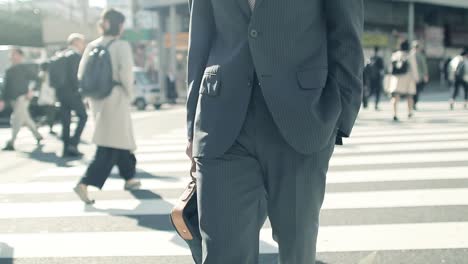 Japanese-businessman-going-to-work-in-the-morning