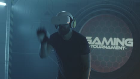Gamer-jugando-con-el-juego-de-acción-VR