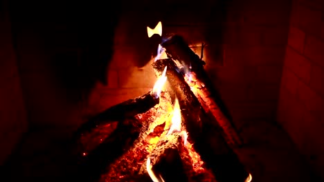 Feuer-im-Kamin