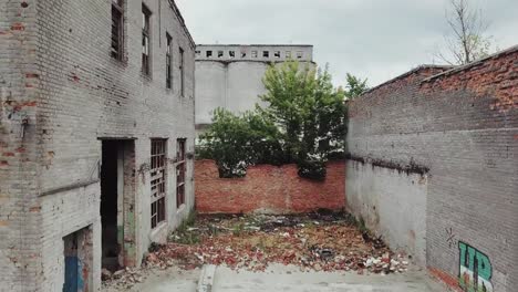 Ruinas-de-una-antigua-fábrica.