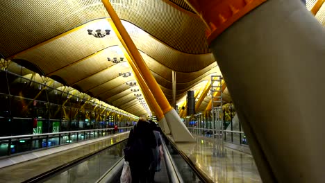 La-terminal-4S-en-Barajas-Aeropuerto.-Es-el-aeropuerto-principal-de-Madrid.