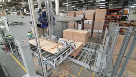 Industrial-equipment-for-the-production-of-laminate.