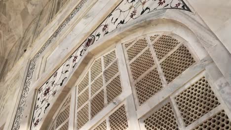 Detalles-arquitectónicos-en-el-Taj-Mahal,-India