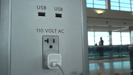 Flughafen-kostenlos-USB-Ladekabel-service