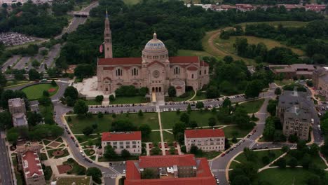 Basilica-des-nationalen-Schreins-der-Unbefleckten-Empfängnis.