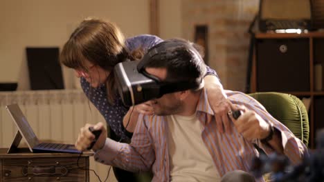 Friends-playing-Virtual-reality