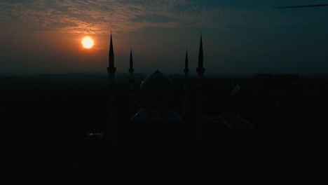 Sultan-Salahuddin-Abdul-Aziz-Mosque.