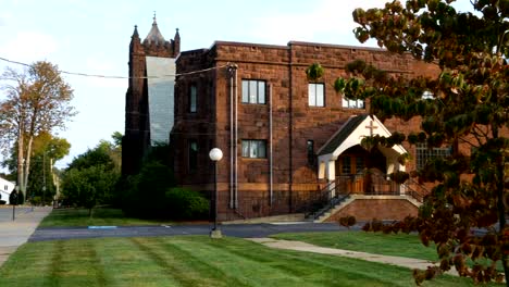 Outdoor-establishing-shot-of-presbyterian-church-in-the-evening